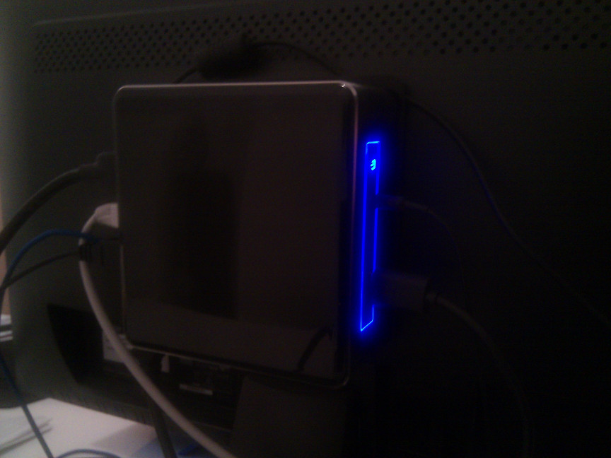[ Intel NUC7i3BNH ]